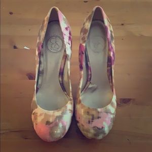Pink Jessica Simpson heels